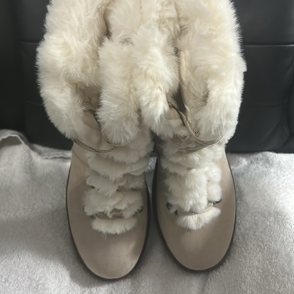 NWT Universal Thread Faux Fur Suede Short Boots Size 12 - Picture 9 of 11
